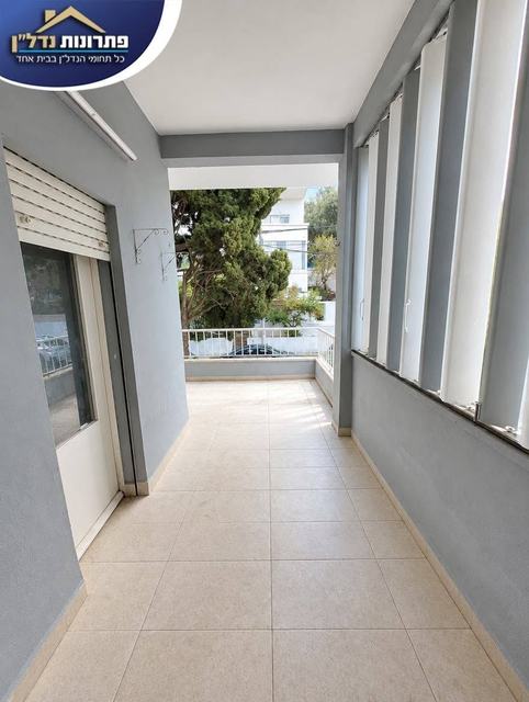 המרפסת השנייה – דירת 4 חדרים יחידה בקומה ברחוב בר גיורא, חיפה