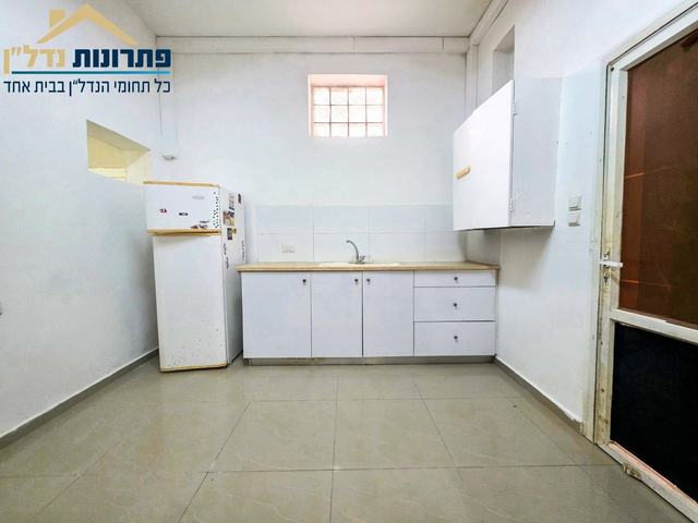 מטבח – דירת 4.5 חדרים ברחוב גאולה, הדר, חיפה