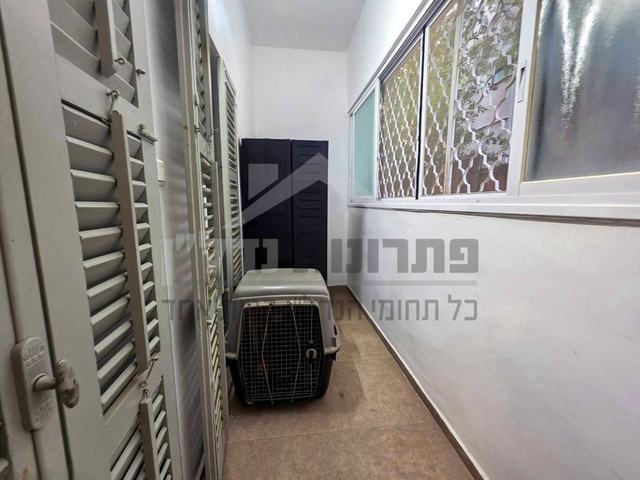 מרפסת שירות – דירת 3 חדרים ברחוב פבזנר, הדר עליון, חיפה