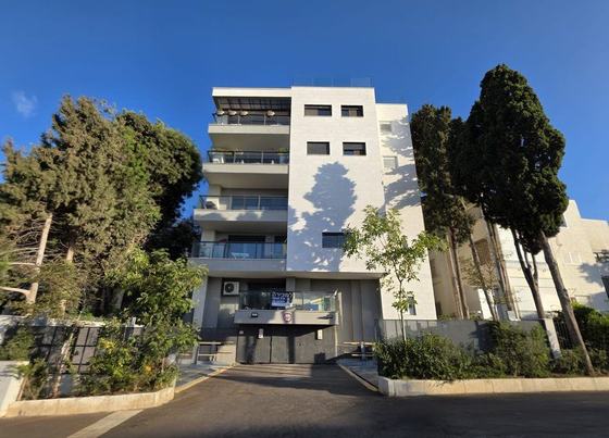 5 חדרים בבניין אחרי תמ״א, רחוב הרקפות 10, כרמל מערבי - חיפה – נמכרה