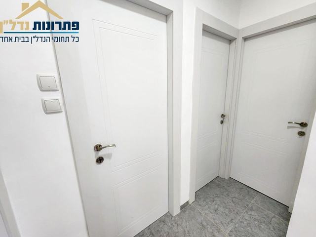 מסדרון ודלתות חדשות – דירת 4 חדרים ברחוב היסמין, רמות יצחק, נשר